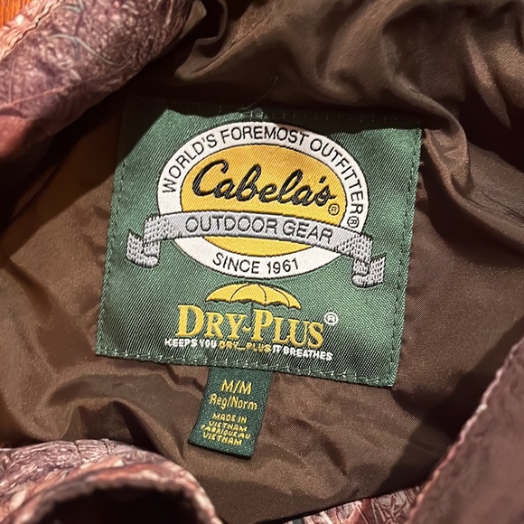 Cabelas Dry Plus 2 in one jacket. Mossy Oak Duck Blind Camo - Picture 2 of 4